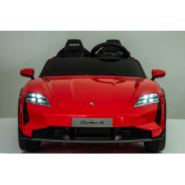 Vozidlo Porsche Taycan Turbo S Červené