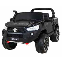 Vozidlo Toyota Hilux Black