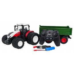 Červený R/C traktor se zeleným přívěsem